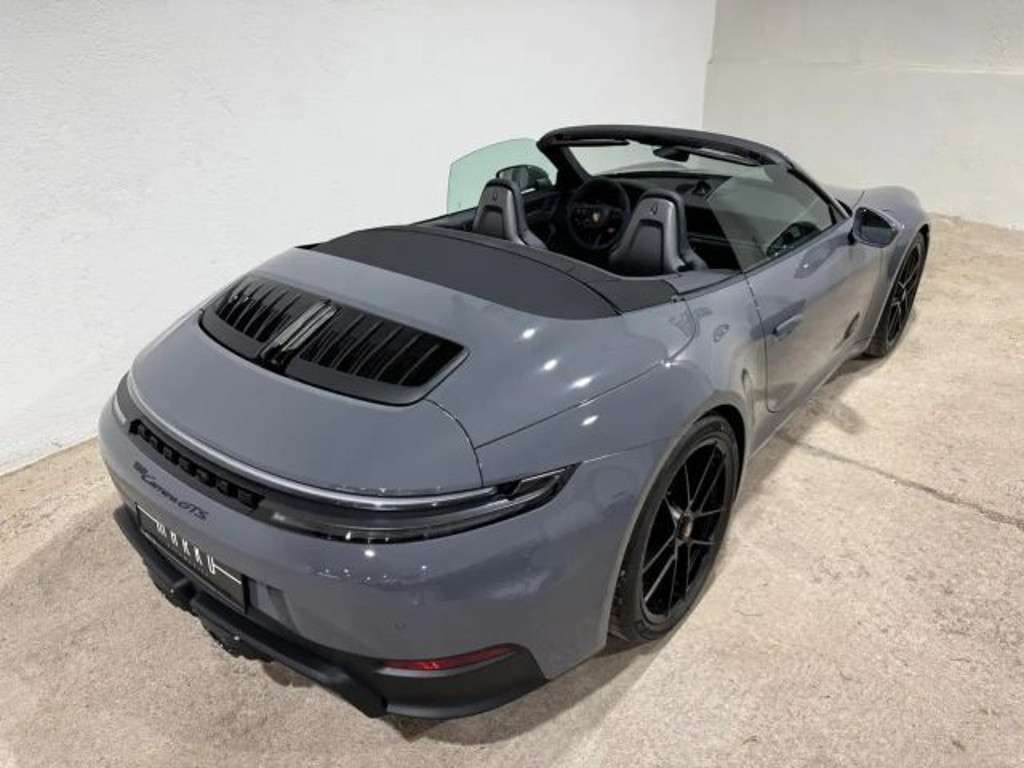 Porsche 992