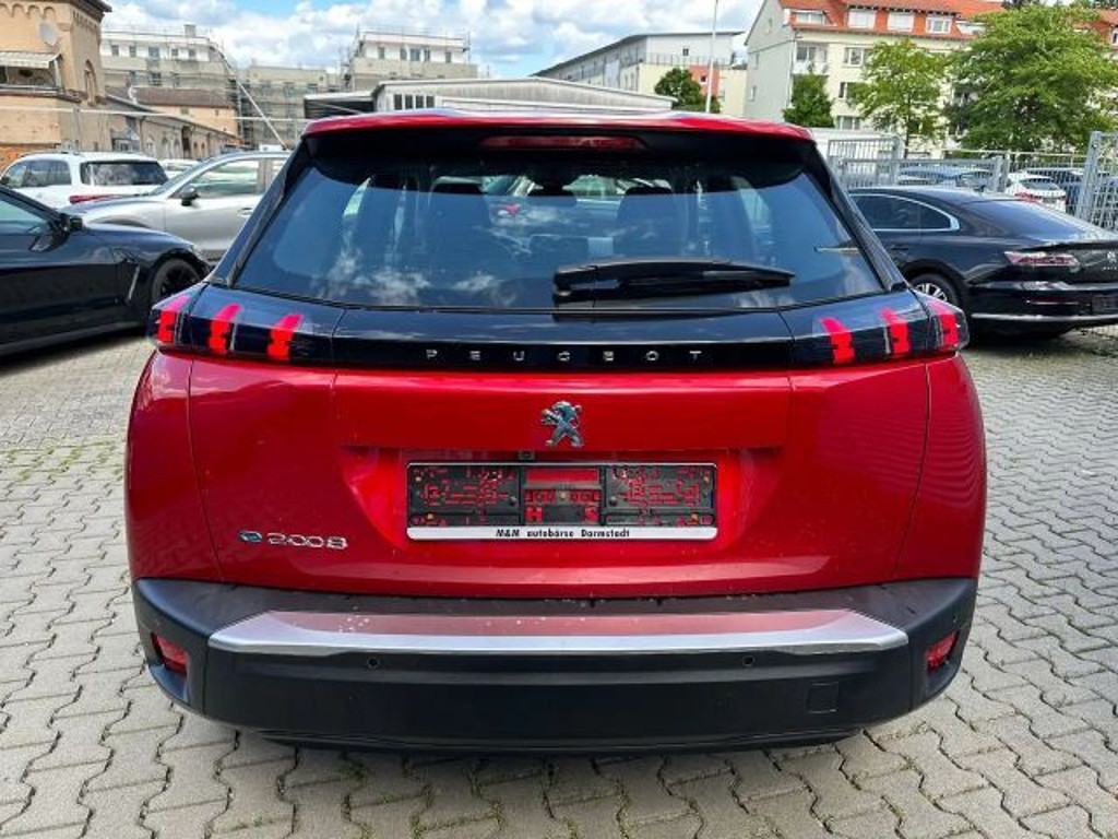 Peugeot e-2008