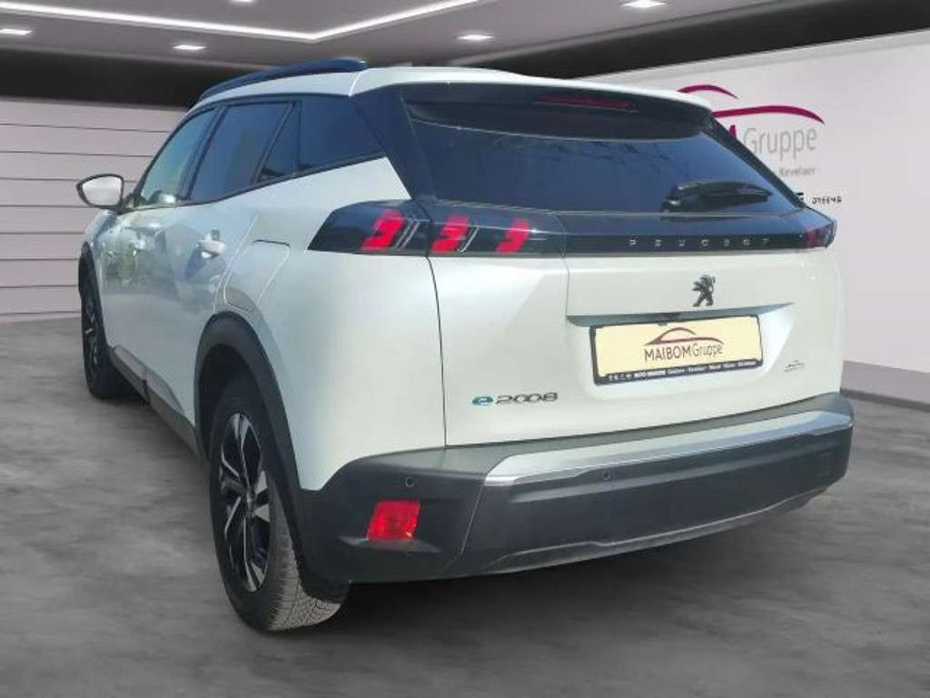 Peugeot e-2008