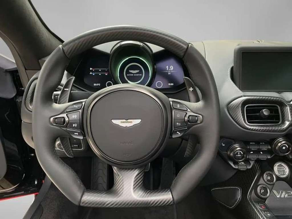 Aston Martin Vantage