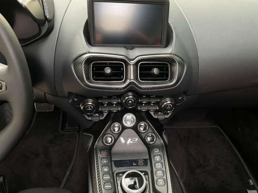 Aston Martin Vantage