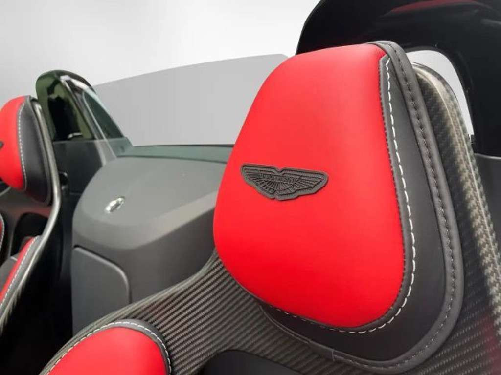 Aston Martin Vantage