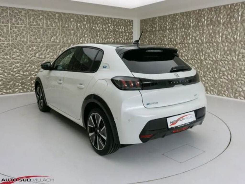 Peugeot e-208