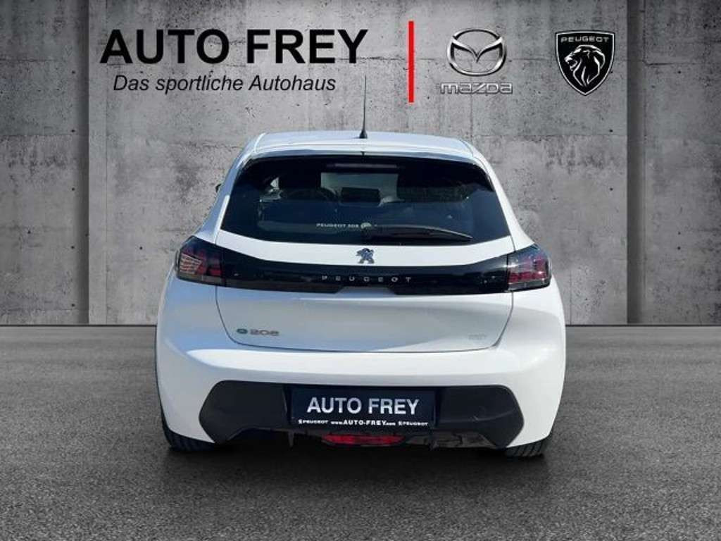 Peugeot e-208