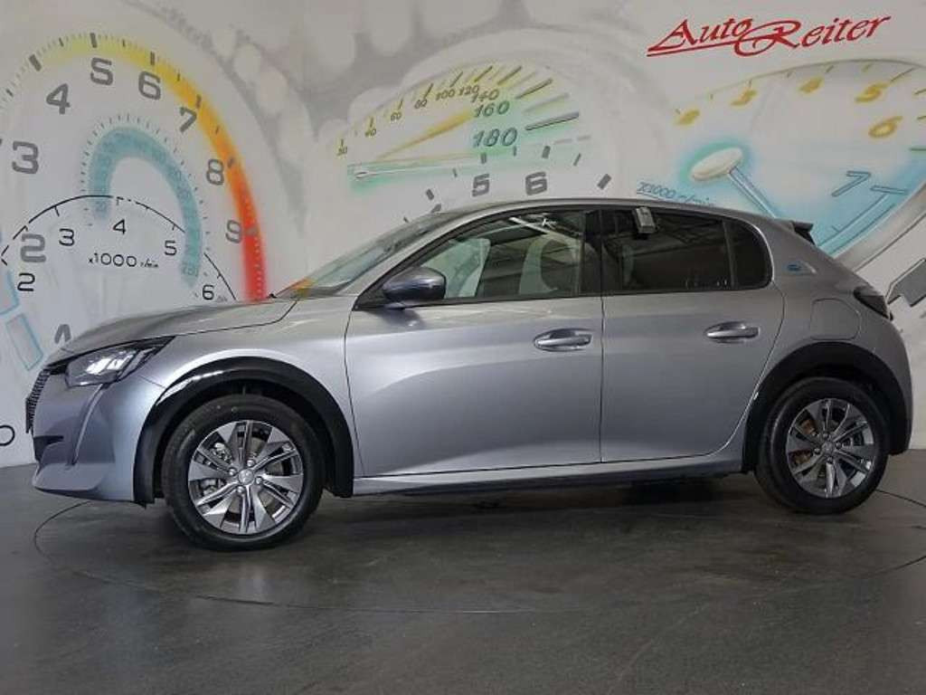 Peugeot e-208