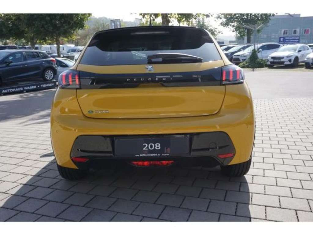 Peugeot e-208