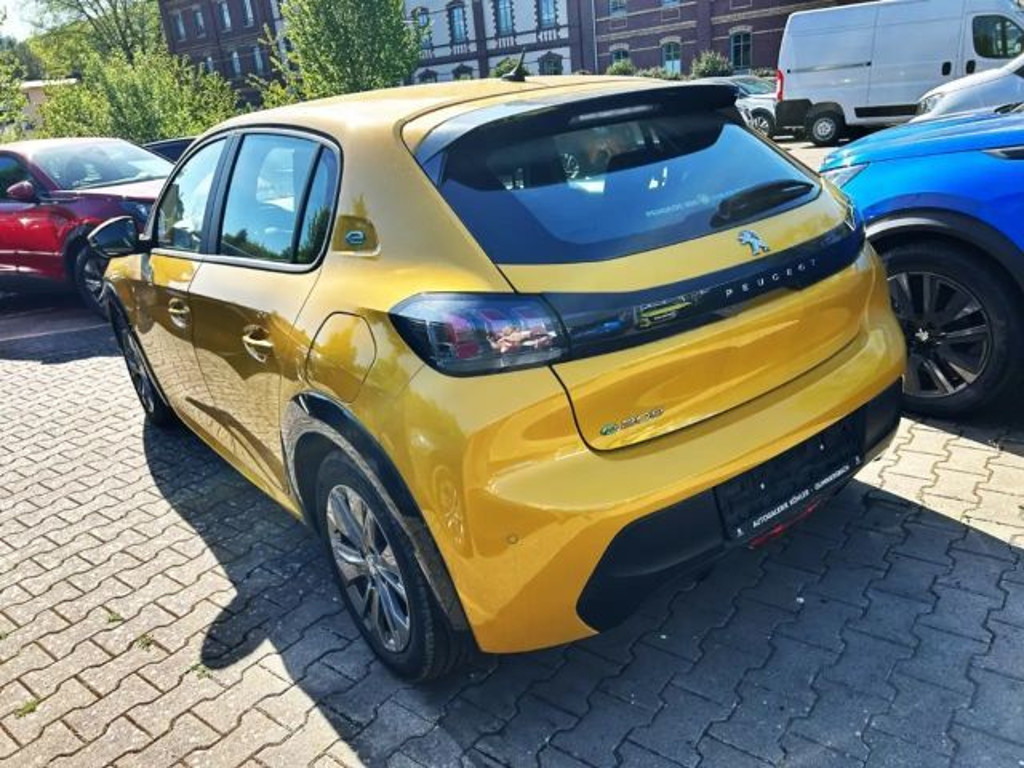 Peugeot e-208