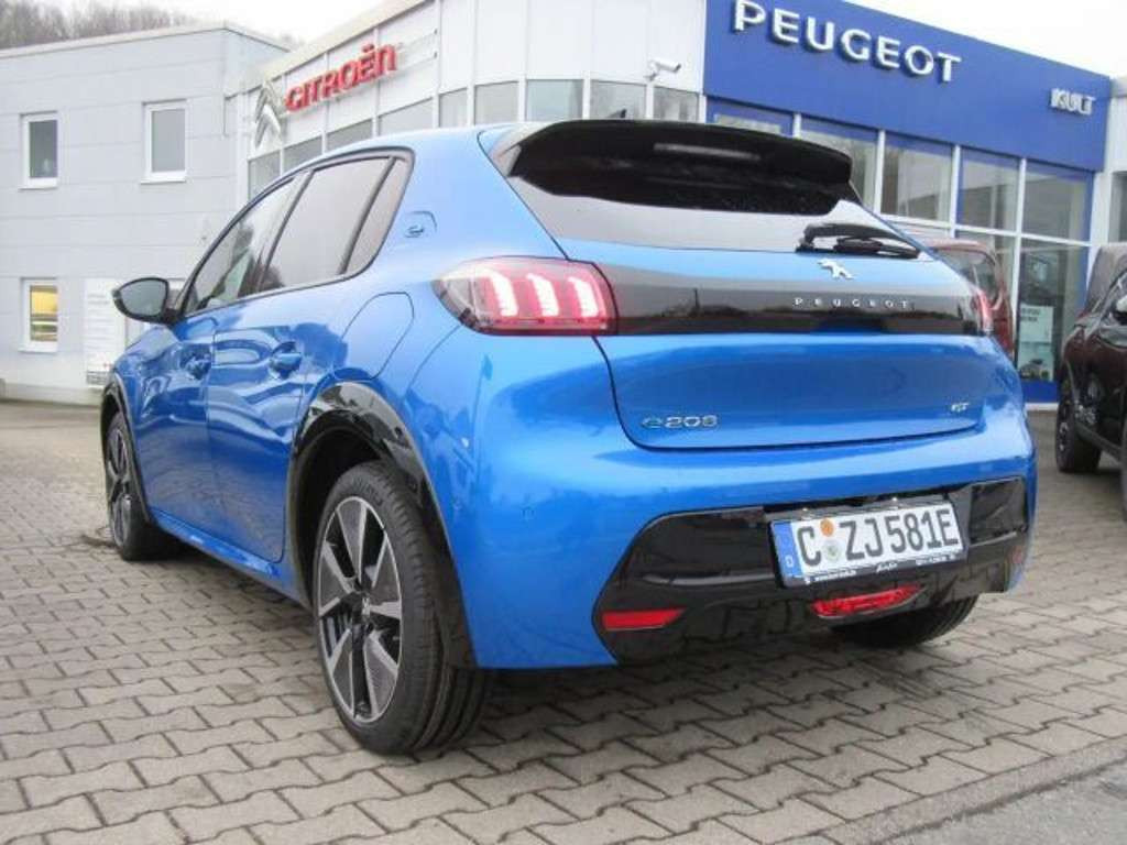 Peugeot e-208