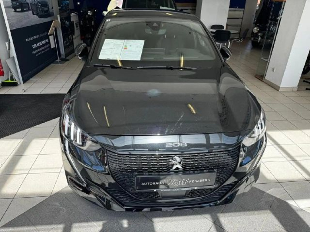 Peugeot e-208