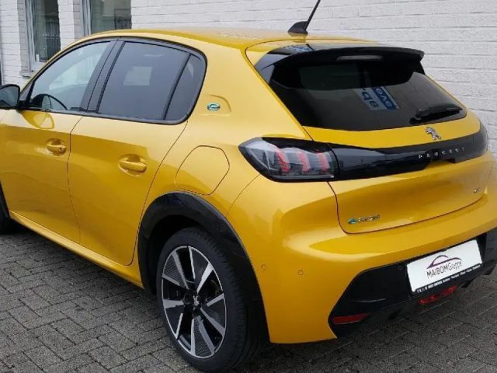 Peugeot e-208