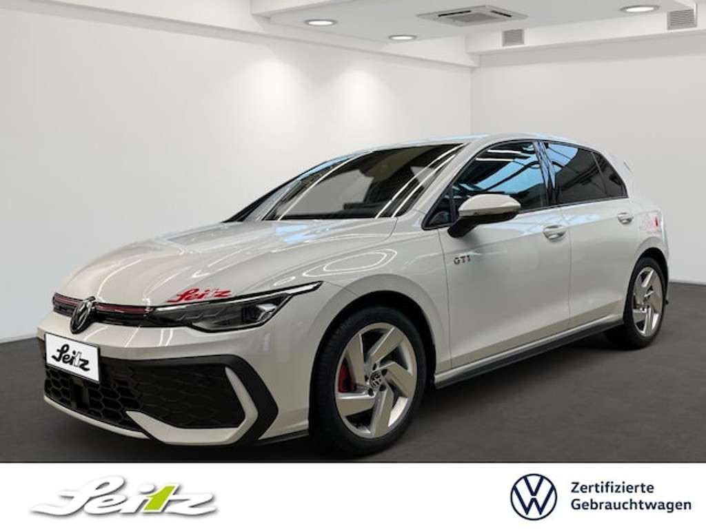 Volkswagen Golf 2025 Benzine