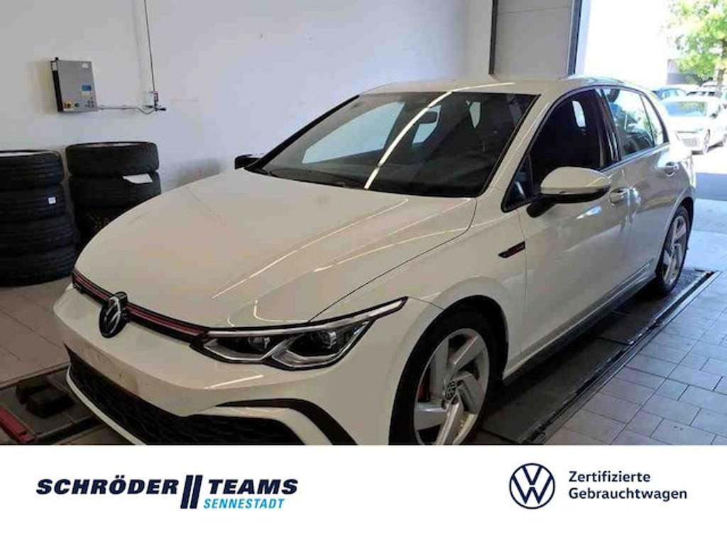 Volkswagen Golf 2023 Benzine