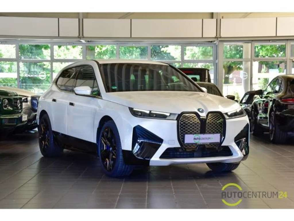 BMW iX