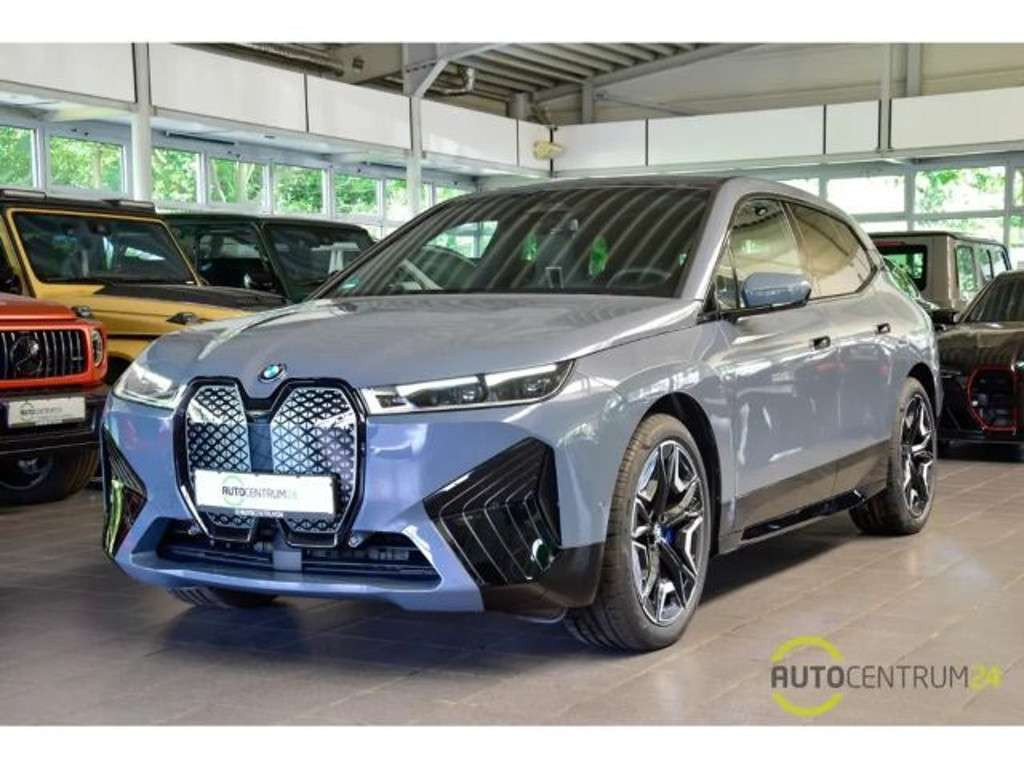 BMW iX