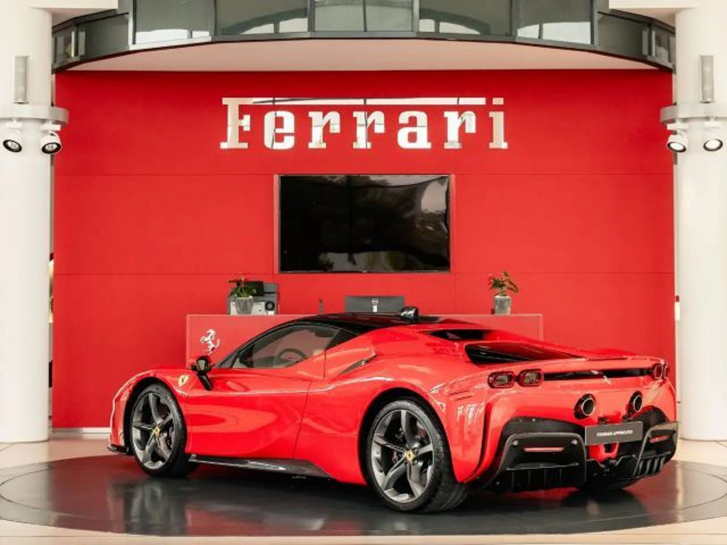 Ferrari SF90