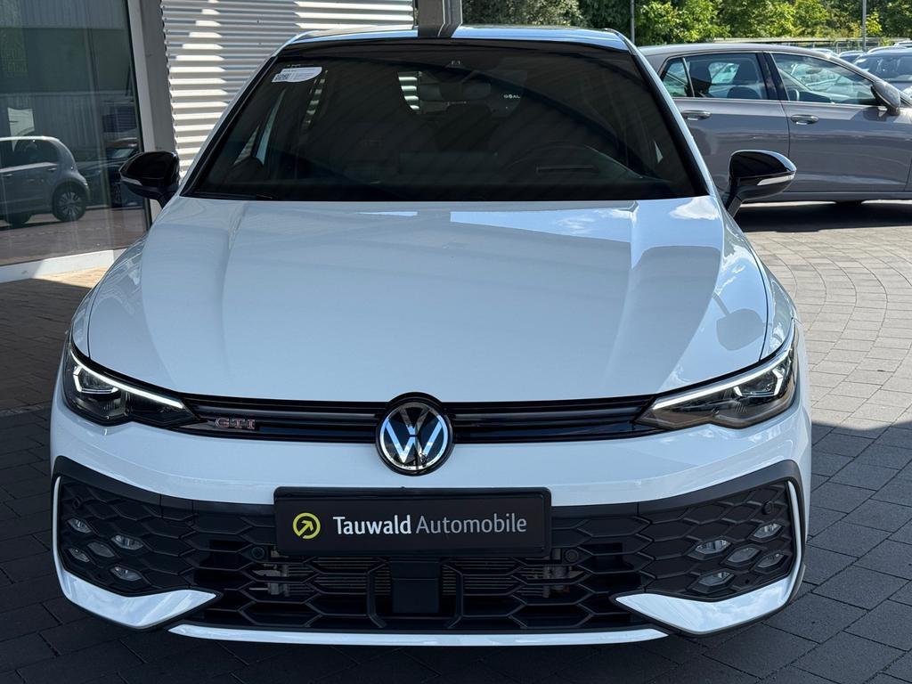 Volkswagen Golf 2024 Benzine