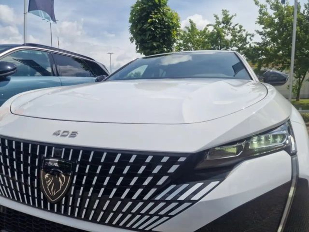 Peugeot 408