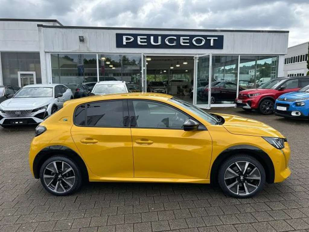 Peugeot e-208