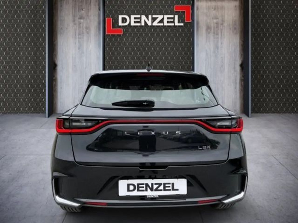 Lexus LBX