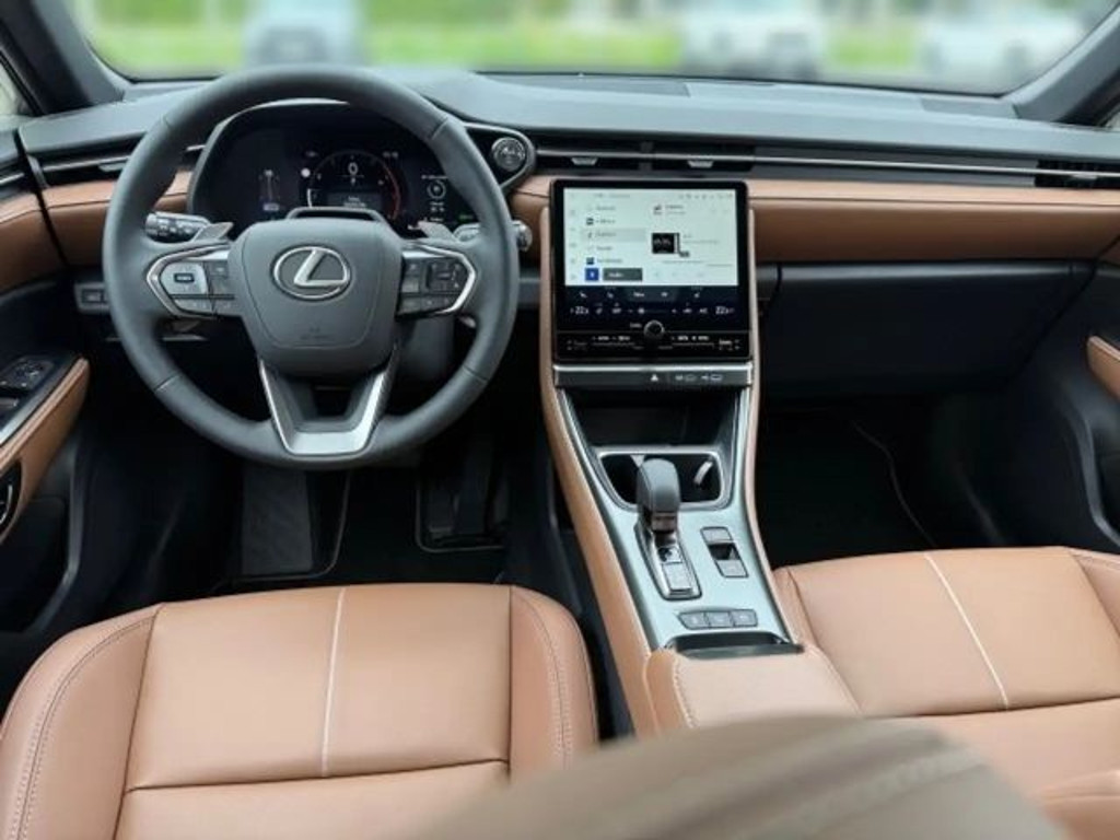 Lexus LBX