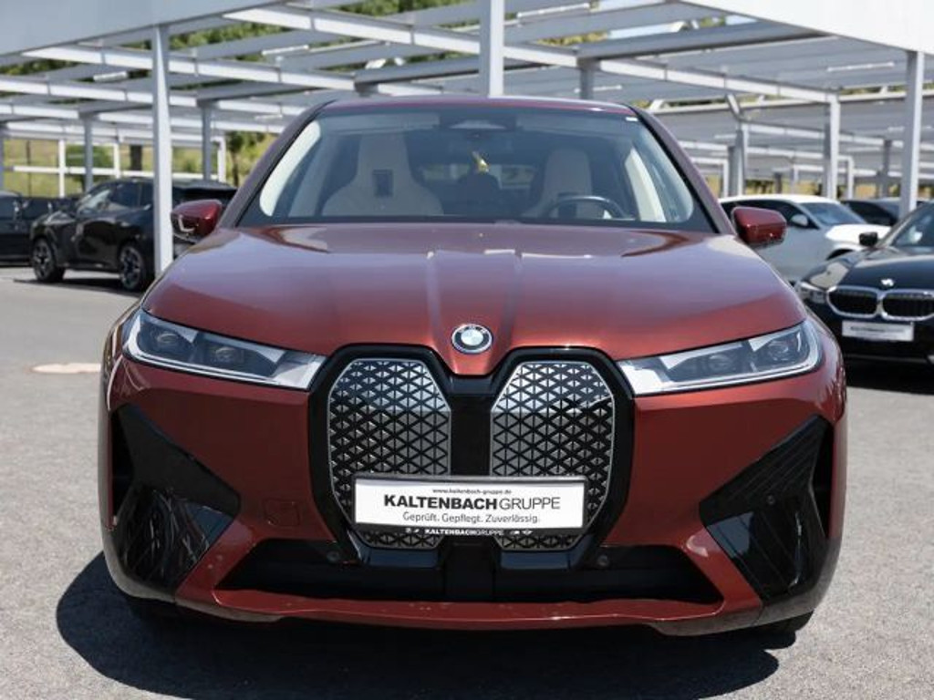 BMW iX