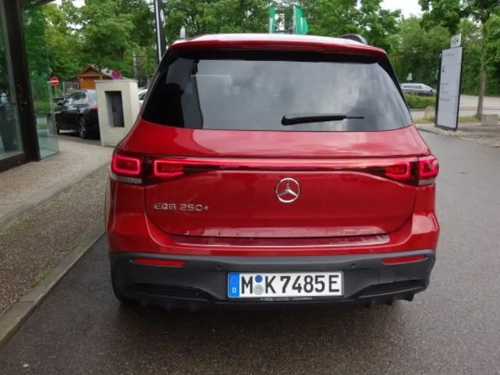 Mercedes-Benz EQB