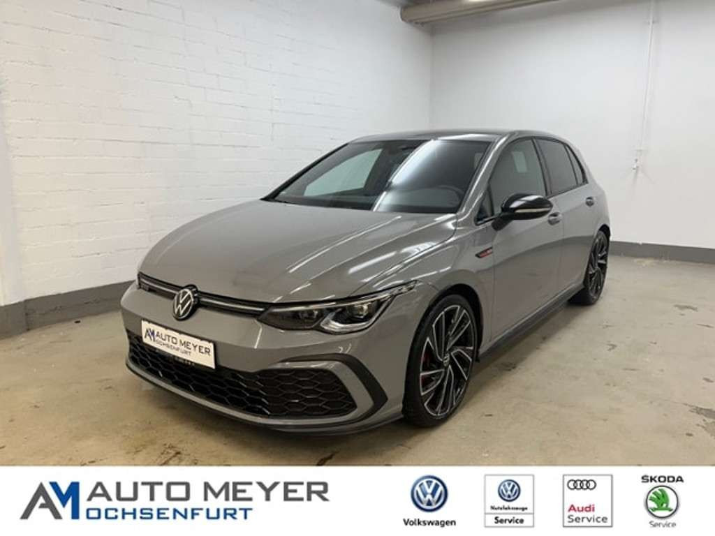 Volkswagen Golf 2023 Benzine