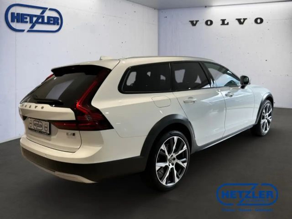 Volvo V90 Cross Country