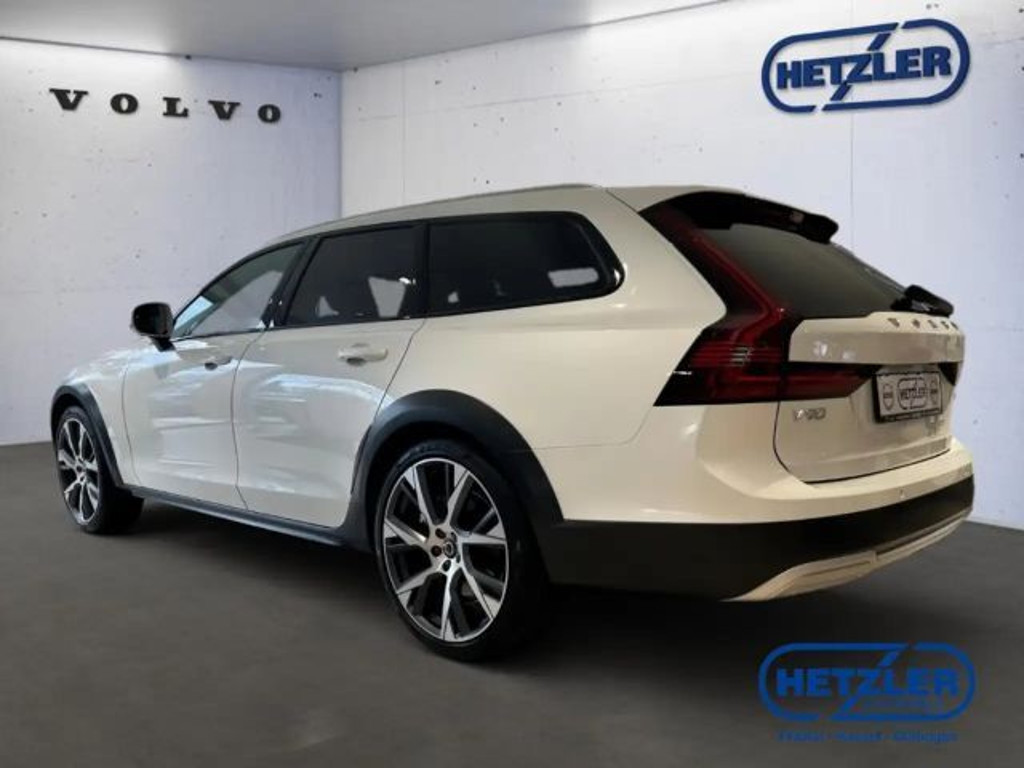Volvo V90 Cross Country