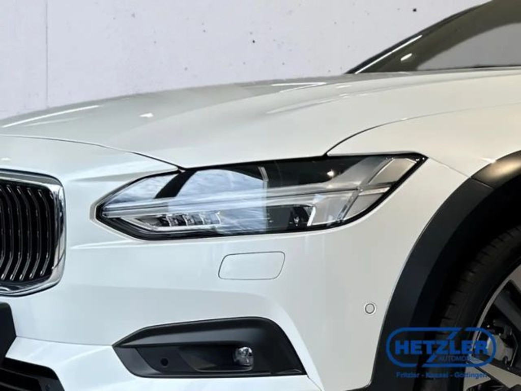 Volvo V90 Cross Country