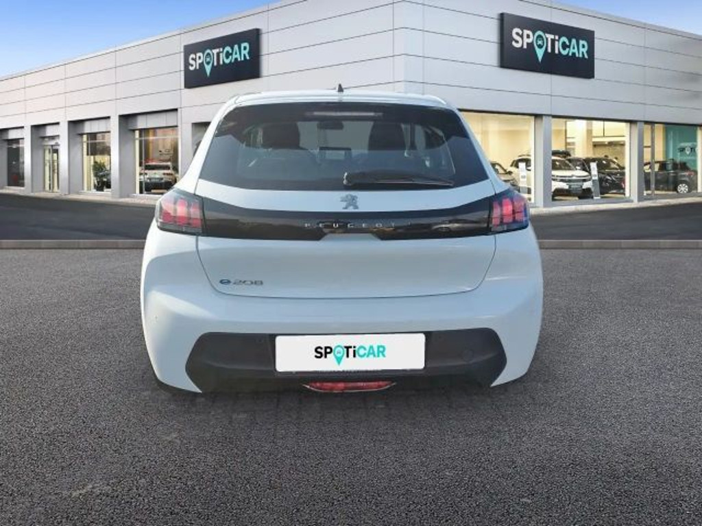 Peugeot e-208
