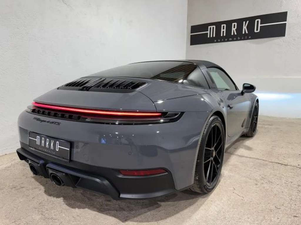 Porsche 992