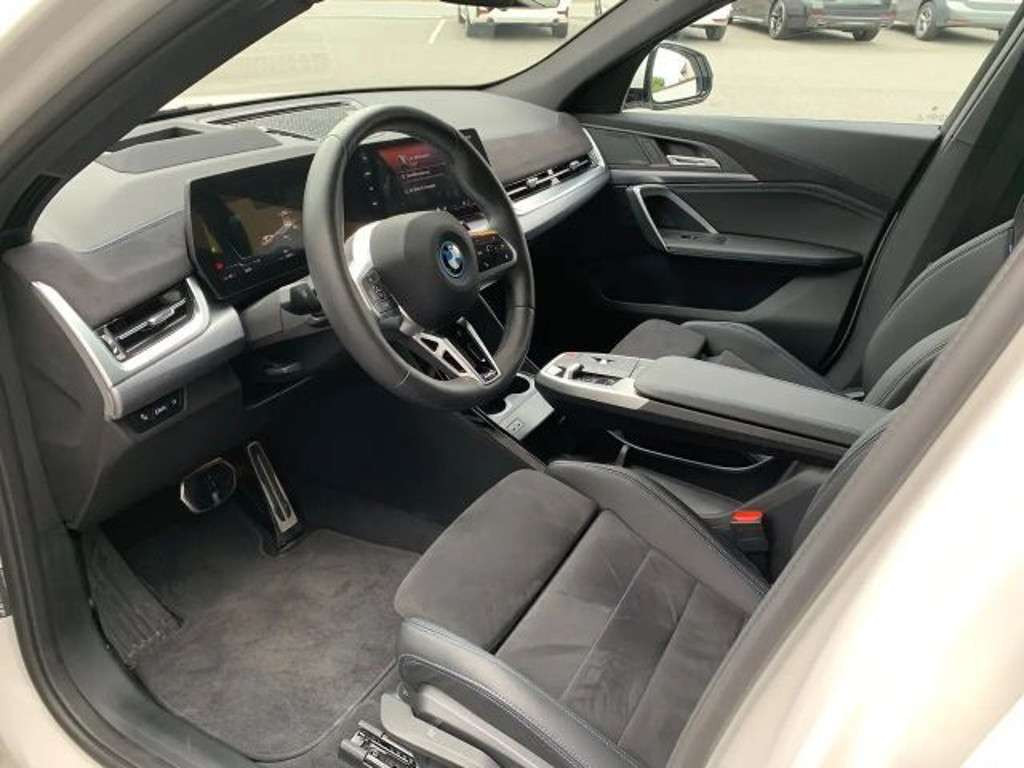 BMW iX2