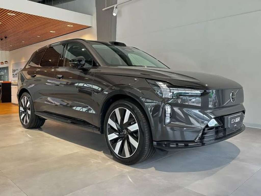 Volvo EX90