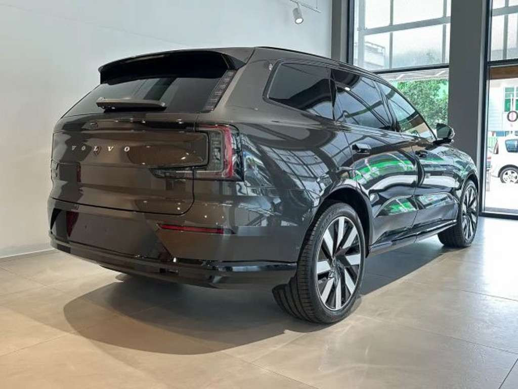 Volvo EX90