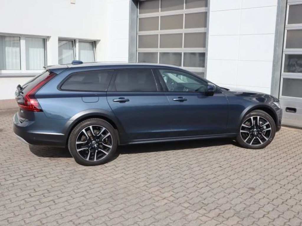 Volvo V90 Cross Country