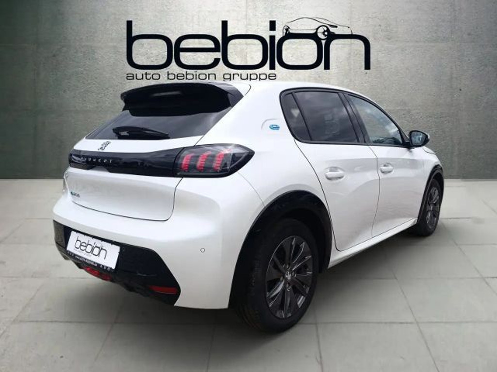 Peugeot e-208