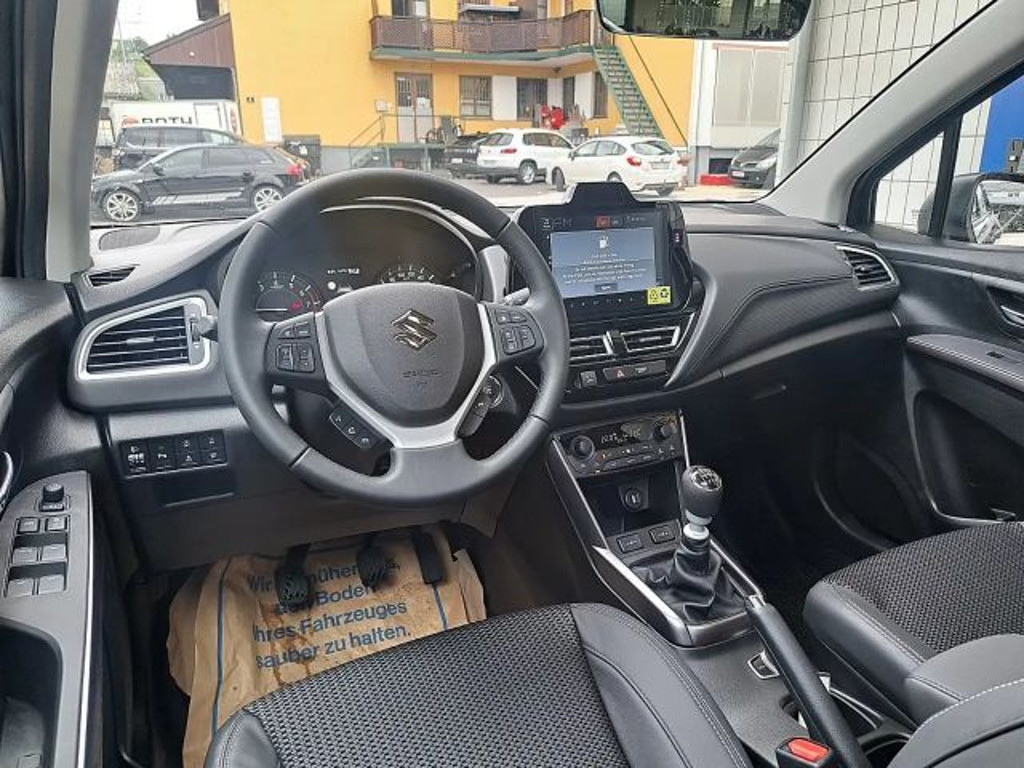 Suzuki S-Cross