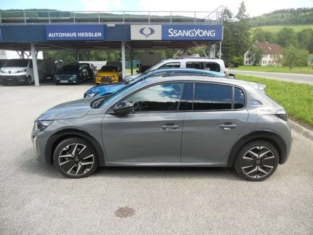 Peugeot e-208