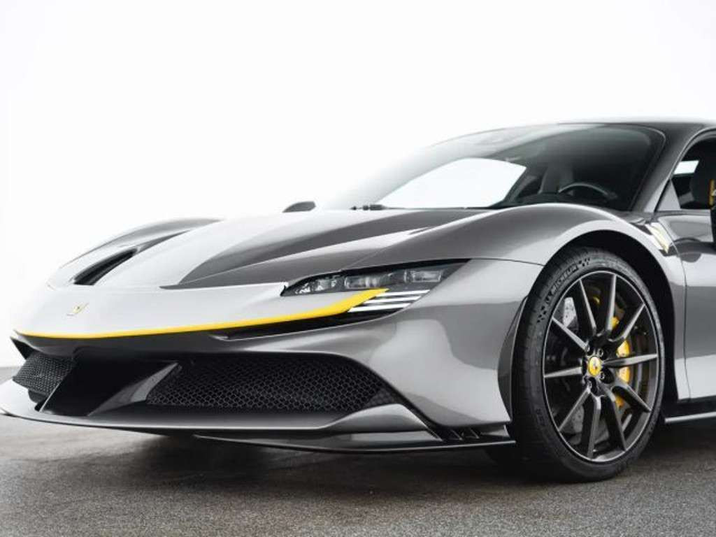 Ferrari SF90