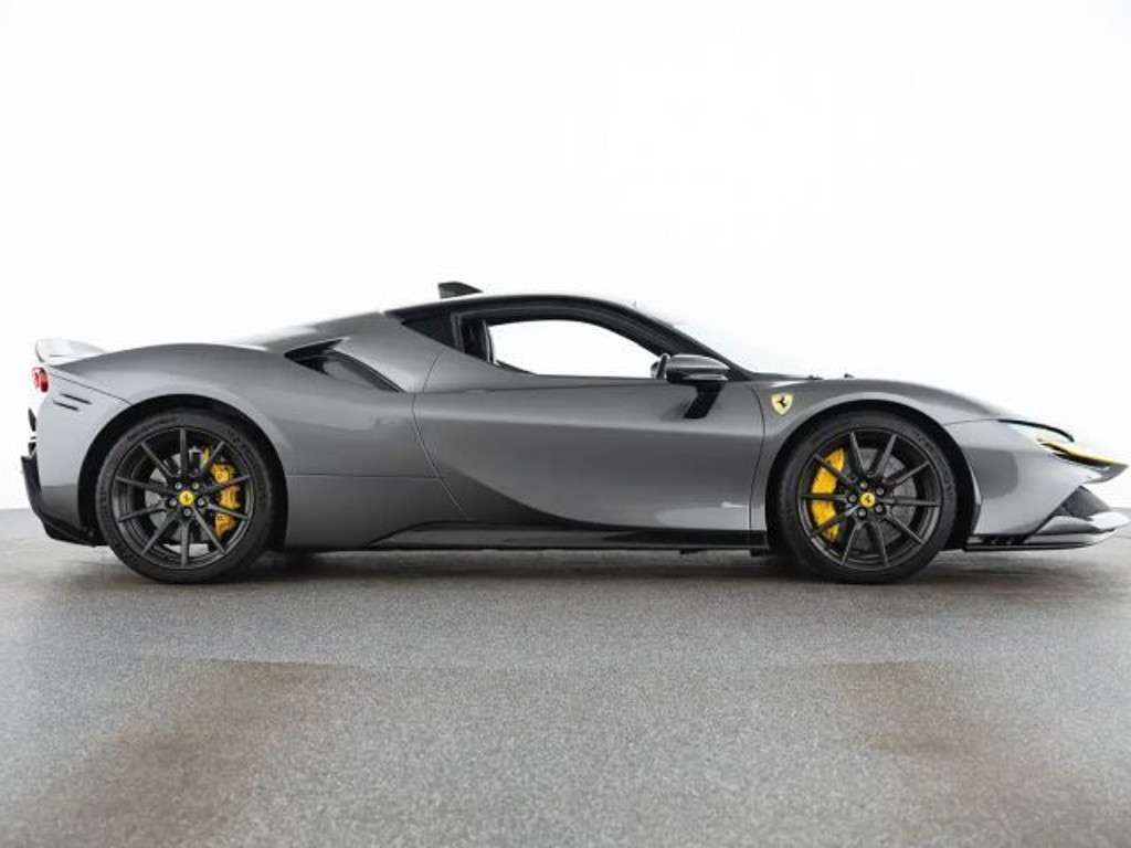 Ferrari SF90