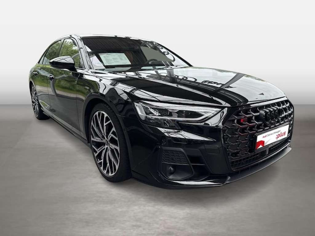 Audi S8
