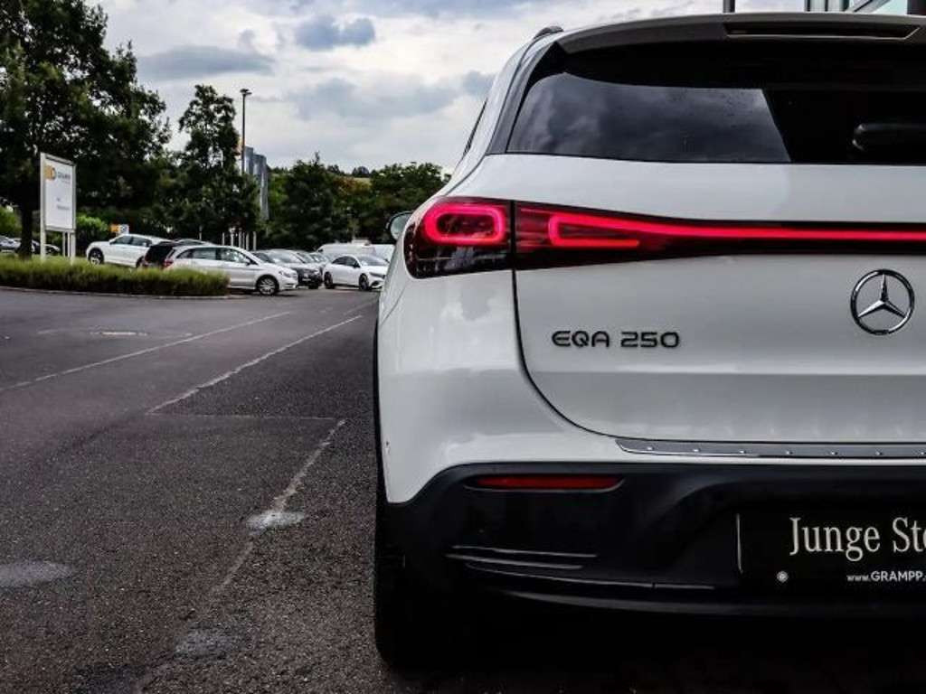 Mercedes-Benz EQA