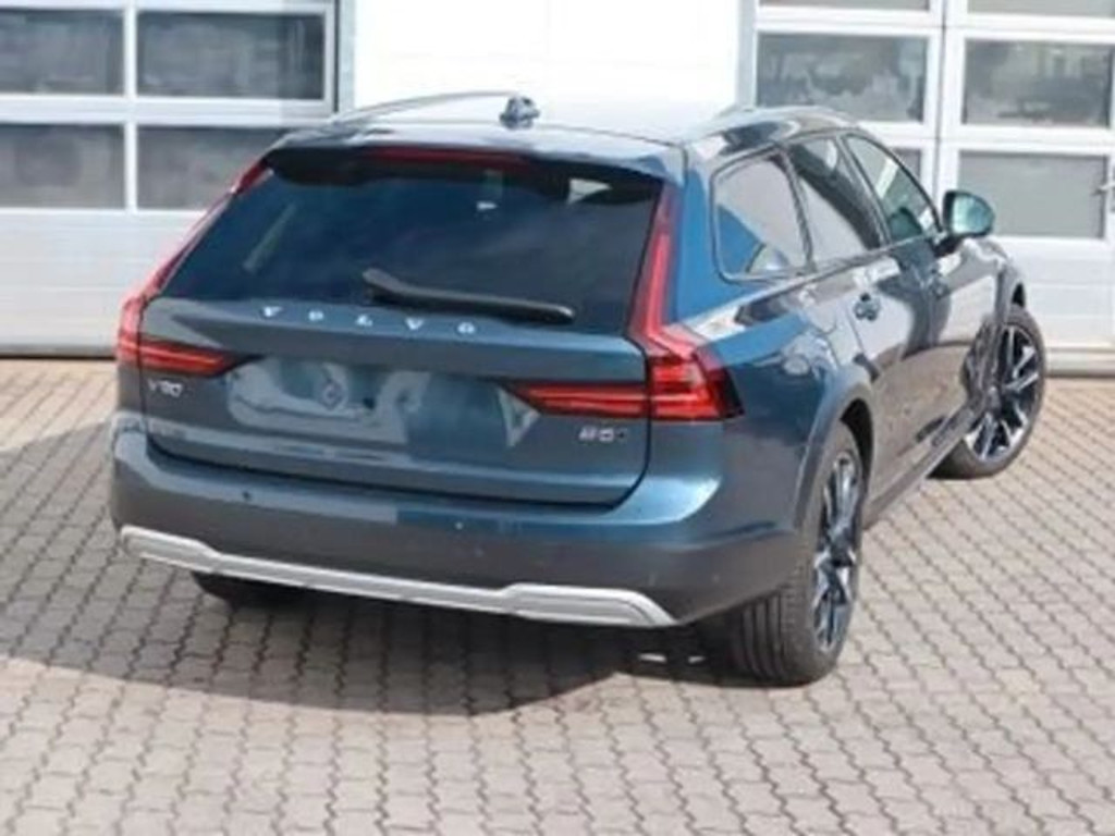 Volvo V90 Cross Country