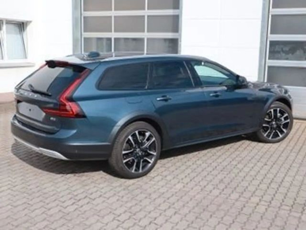 Volvo V90 Cross Country