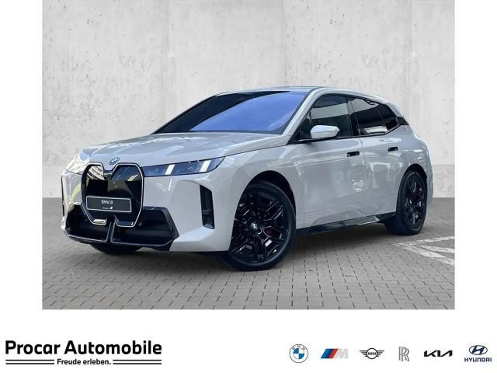 BMW iX