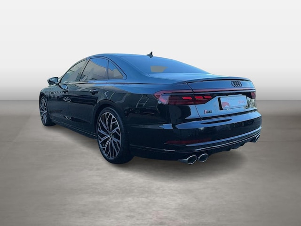Audi S8