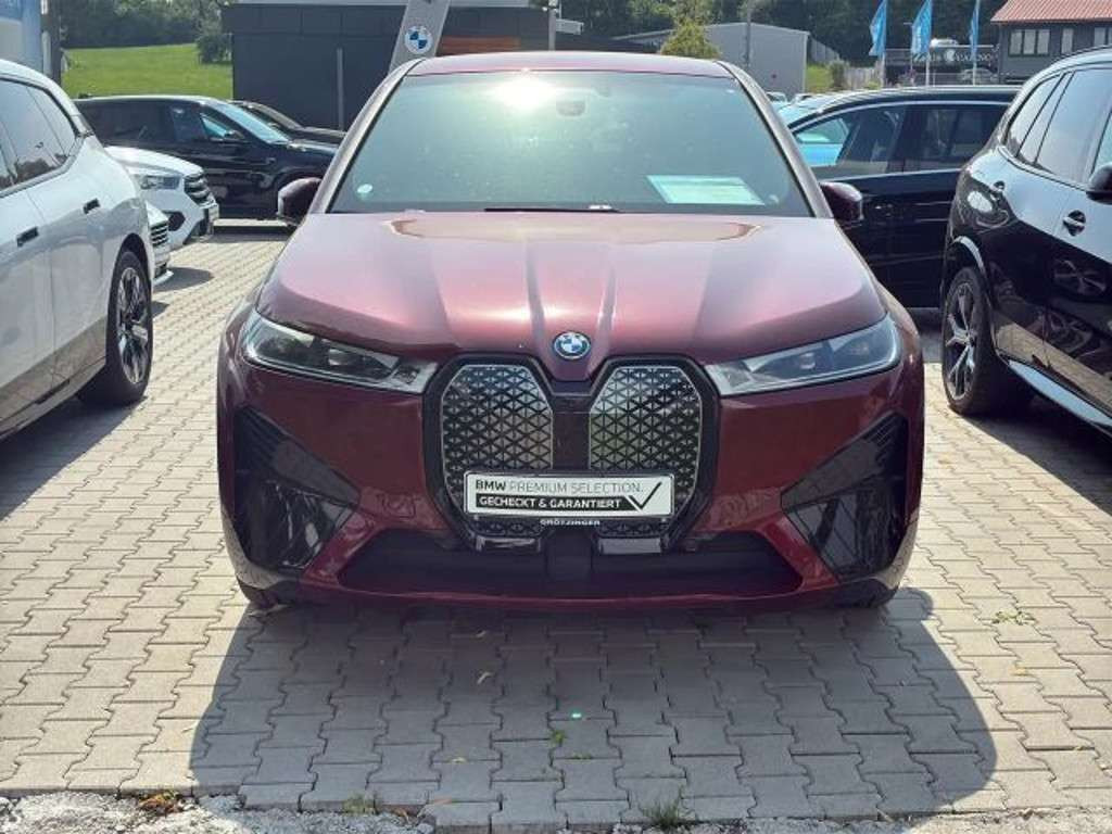 BMW iX