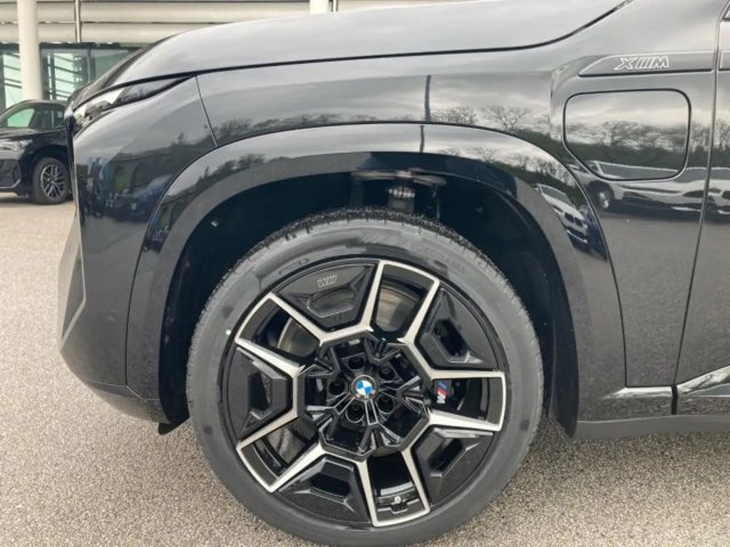 BMW XM