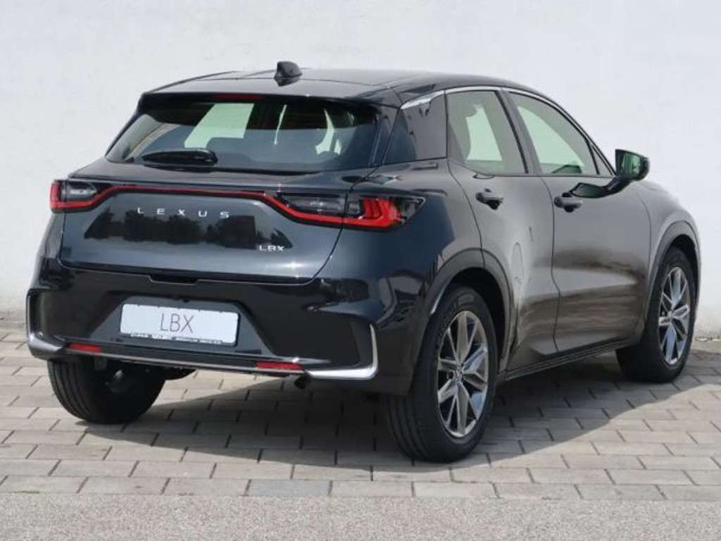 Lexus LBX